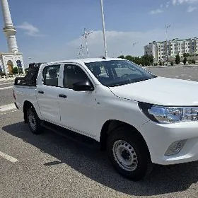 Toyota Hilux 2024