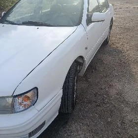 Nissan Cefiro 2000