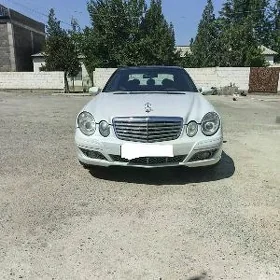 Mercedes-Benz E320 2003