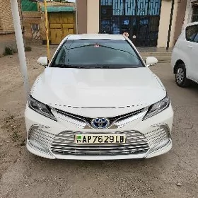 Toyota Camry 2021