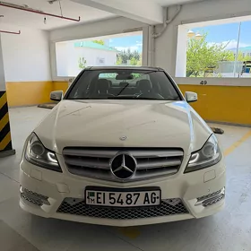 Mercedes-Benz C350 2012