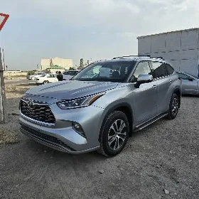 Toyota Highlander 2021