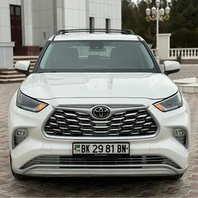 Toyota Highlander 2021