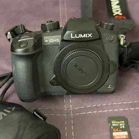 Panasonic Lumix GH5