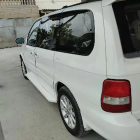 Kia Carnival 2002