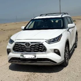 Toyota Highlander 2021