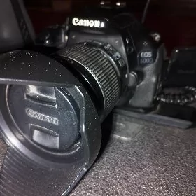CANON EOS 600D