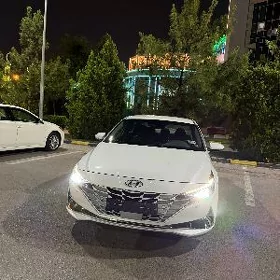 Hyundai Elantra 2022