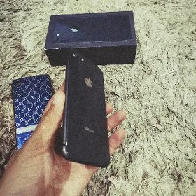 IPHONE 8