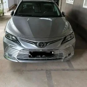 Toyota Camry 2023