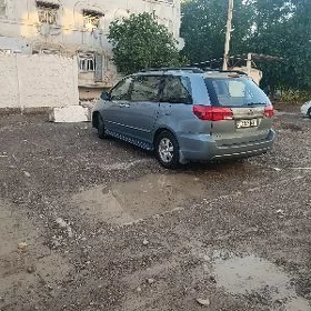 Toyota Sienna 2005