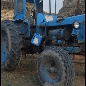 T 28 traktor zapças