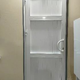 дверь