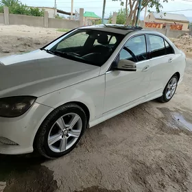 Mercedes-Benz C300 2010