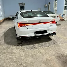 Hyundai Elantra 2023