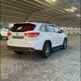 Toyota Highlander 2019