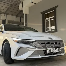 Hyundai Elantra 2023