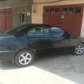 Toyota Avensis 2001