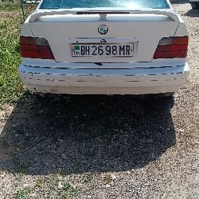 BMW 320 1992