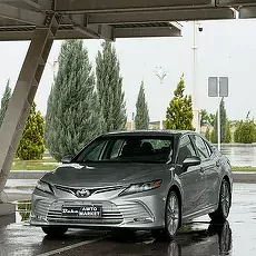 Toyota Camry 2021