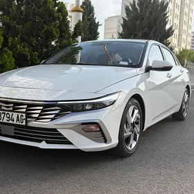 Hyundai Elantra 2025