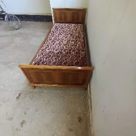 1 adamlyk spalnyý krowat