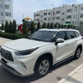 Toyota Highlander 2023