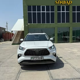 Toyota Highlander 2021