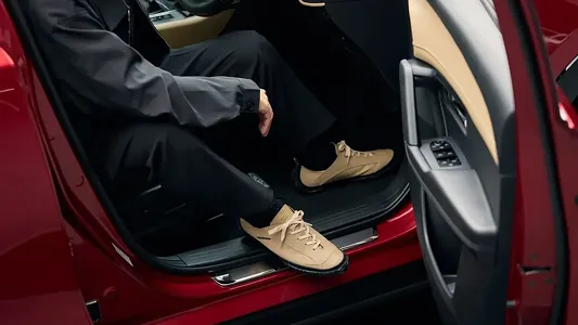 Mazda и Spingle выпустили кроссовки из кожи кенгуру