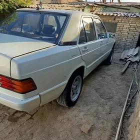 Mercedes-Benz 190E 1985