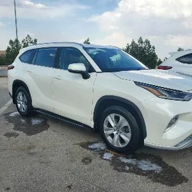 Toyota Highlander 2021