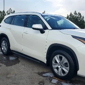 Toyota Highlander 2021
