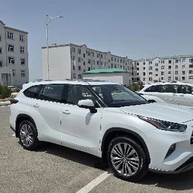 Toyota Highlander 2022