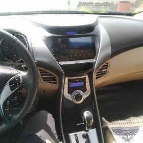 Hyundai Elantra 2011