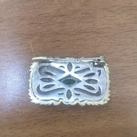 Kümüş broşka
