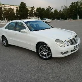 Mercedes-Benz E-Class 2009