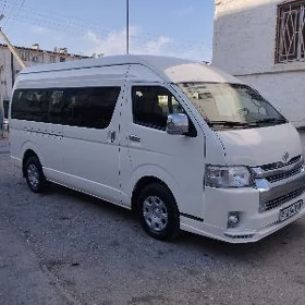 Toyota Hiace 2015
