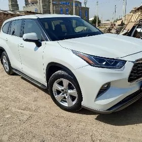 Toyota Highlander 2021