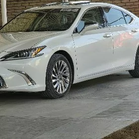 Lexus ES 2021
