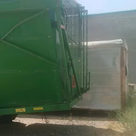 John Deere 2013