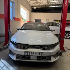 Kia K5 2025