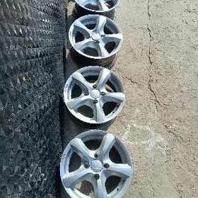 13 banan diska Lada