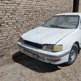 Toyota Corona 1995