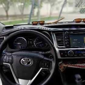 Toyota Highlander 2019