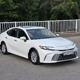 Toyota Camry 2025