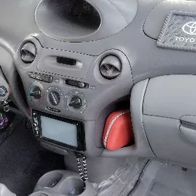 Toyota Echo 1999