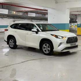 Toyota Highlander 2021