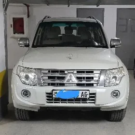 Mitsubishi Pajero 2013