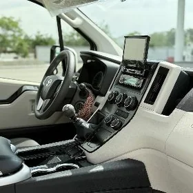 Toyota Hiace 2025