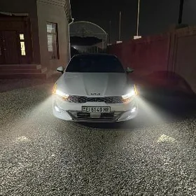 Kia K5 2021